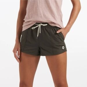 Vuori Sunwashed Shorts In Oregano Olive